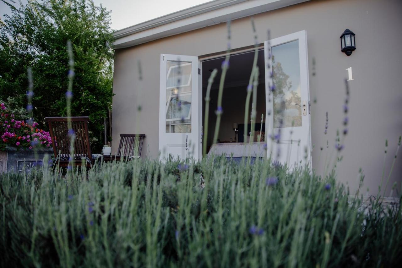 Bed and Breakfast Cornerstone Manor Grahamstown Esterno foto