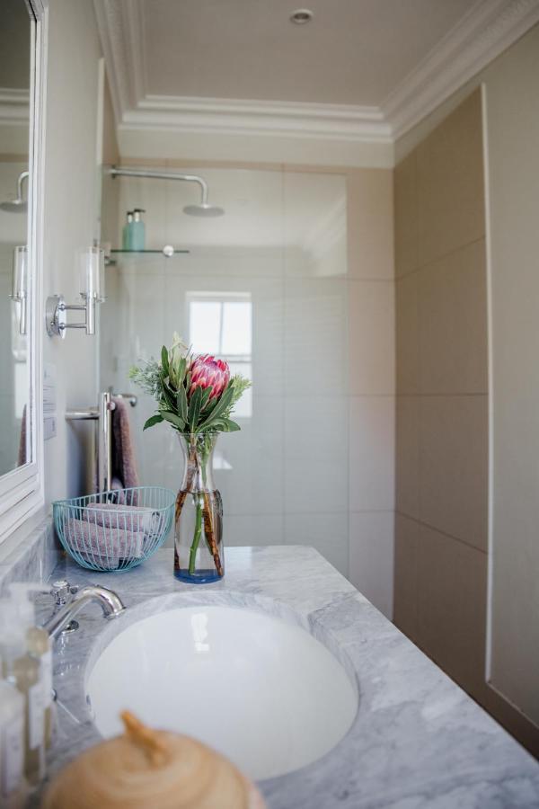 Bed and Breakfast Cornerstone Manor Grahamstown Esterno foto
